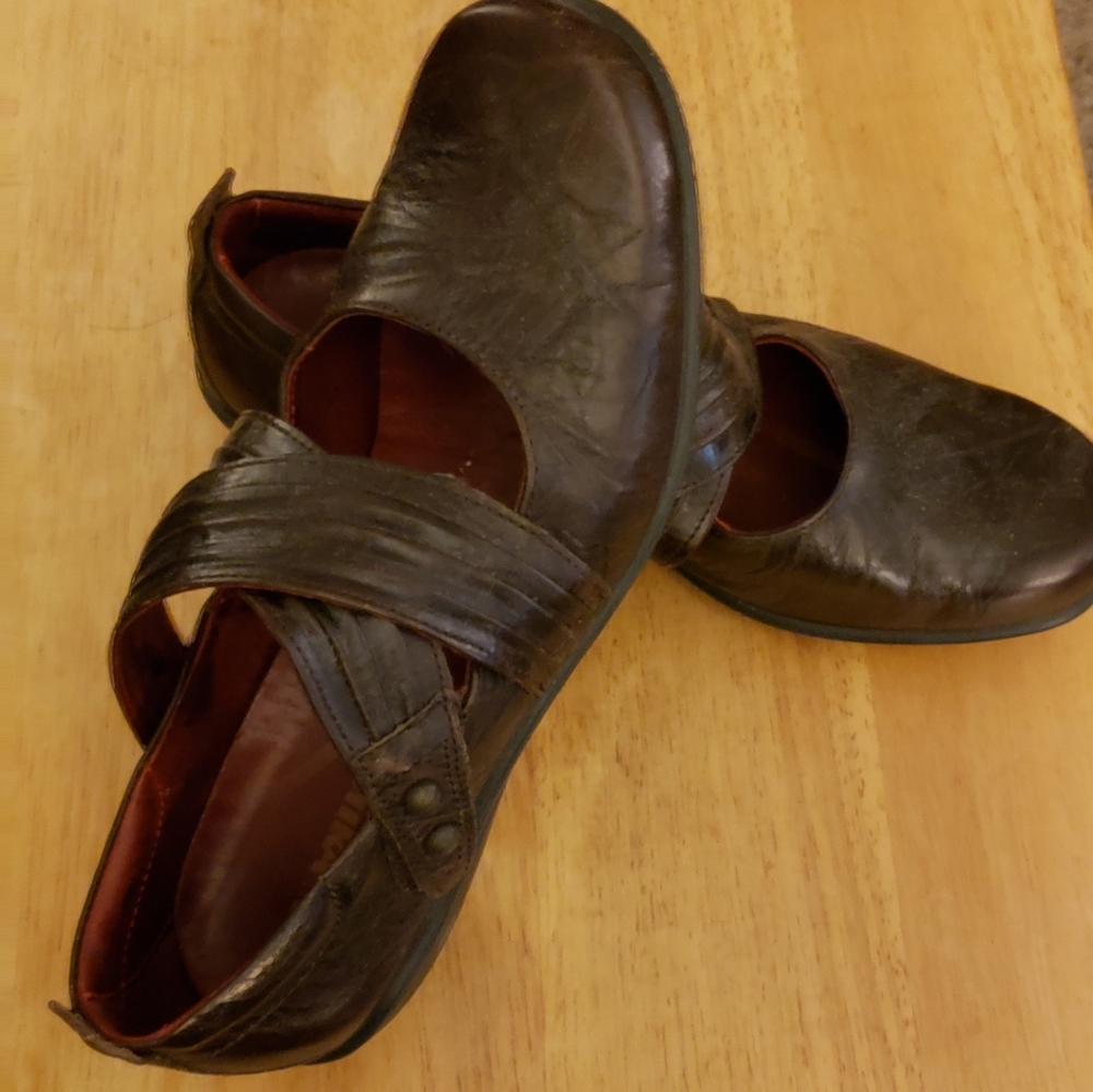 Romika flats